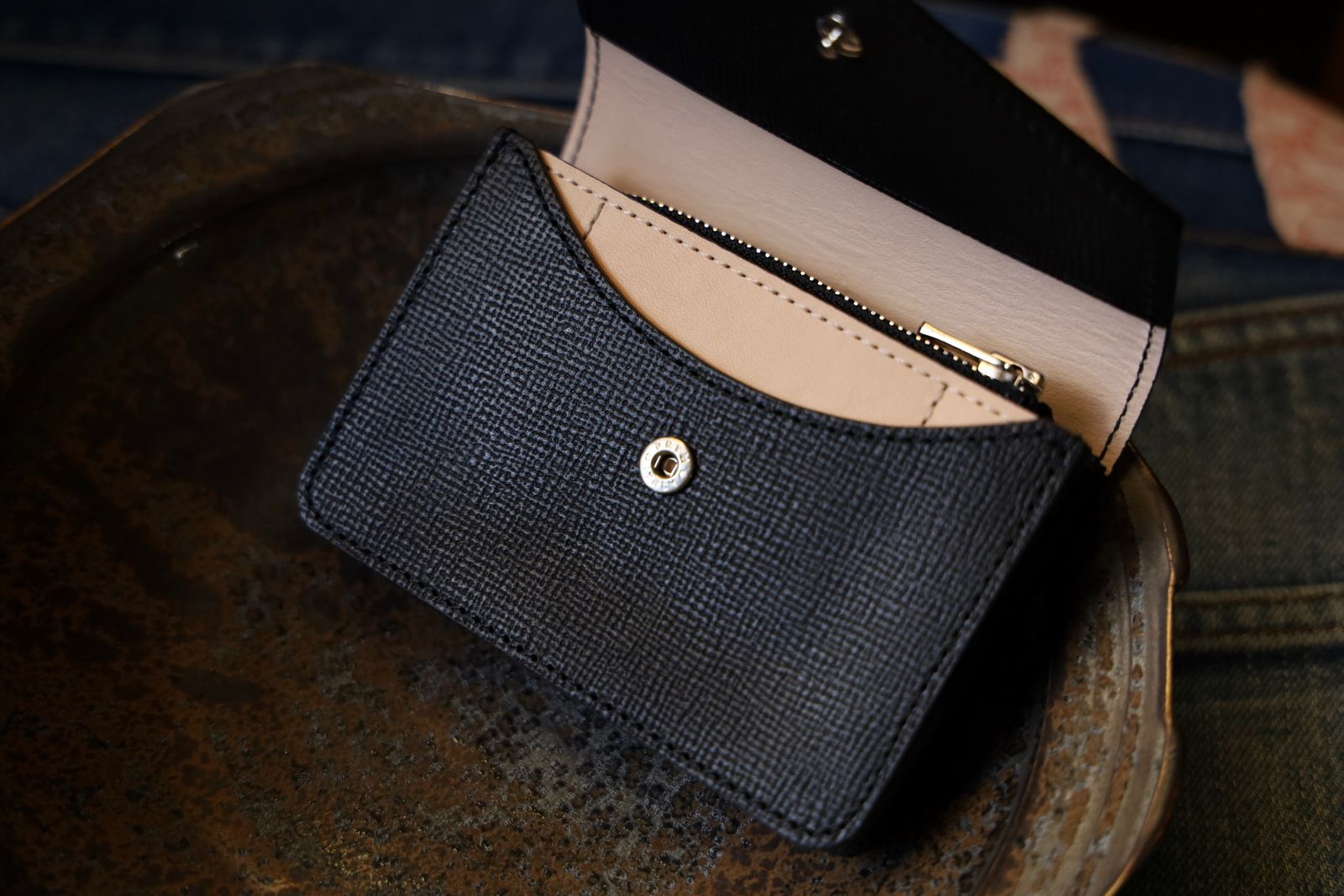 エンダースキーマ 財布 flap billfold(wt-rc-fbf)black☆8月9日(土)発売！