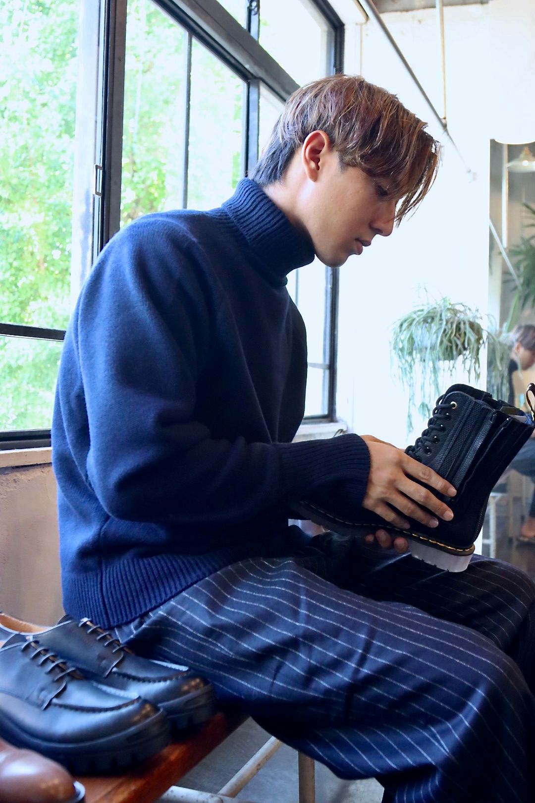 A.PRESSE 23AW Turtleneck Sweater"NAVY"スタイル