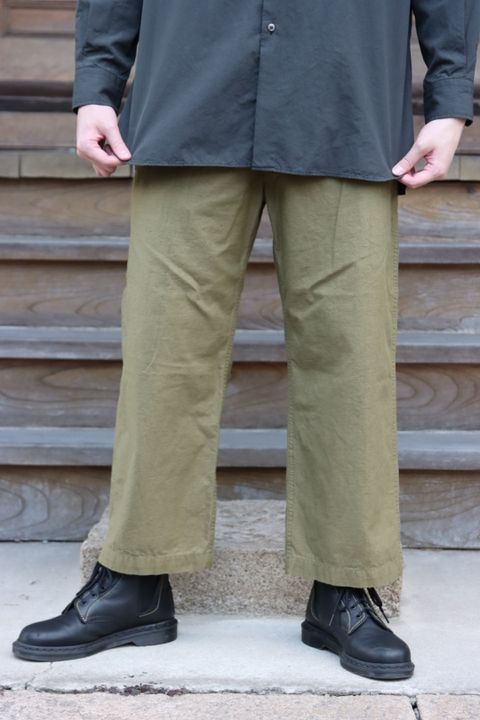 Ets.MATERIAUX Regular collar shirt(INK BLACK)style.