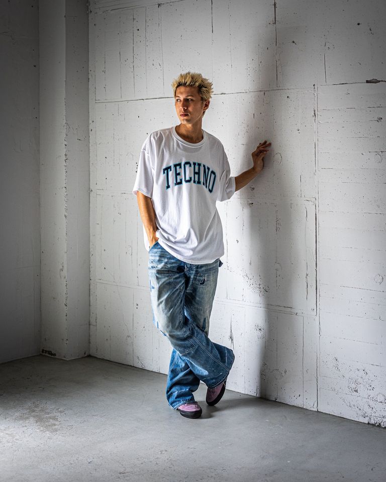 ISNESS MUSIC TECHNO T-SHIRT ミックススタイル