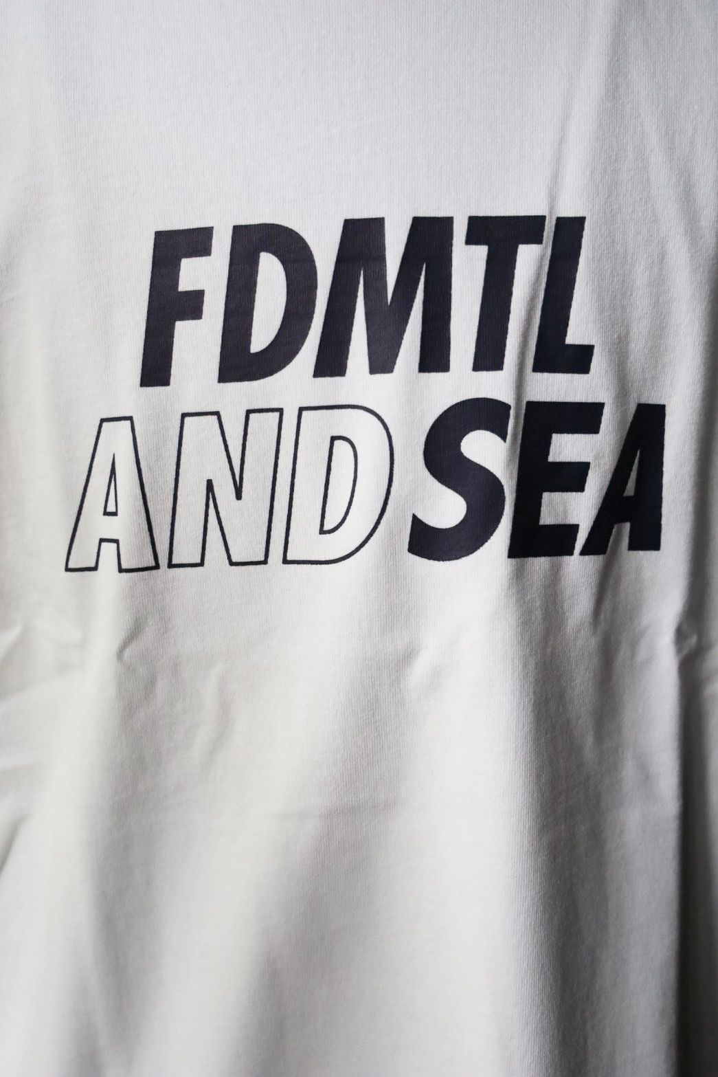 ファンダメンタル Tシャツ FDMTL×WIND AND SEA"LOGO TEE"WHITE☆10月5日(土)発売！
