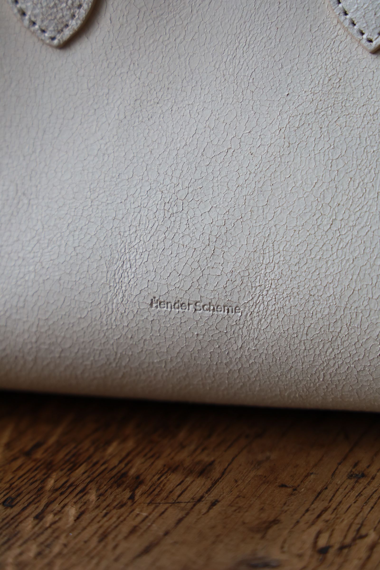 エンダースキーマ バッグ atypical sophie S(wt-rb-ass)white/crack