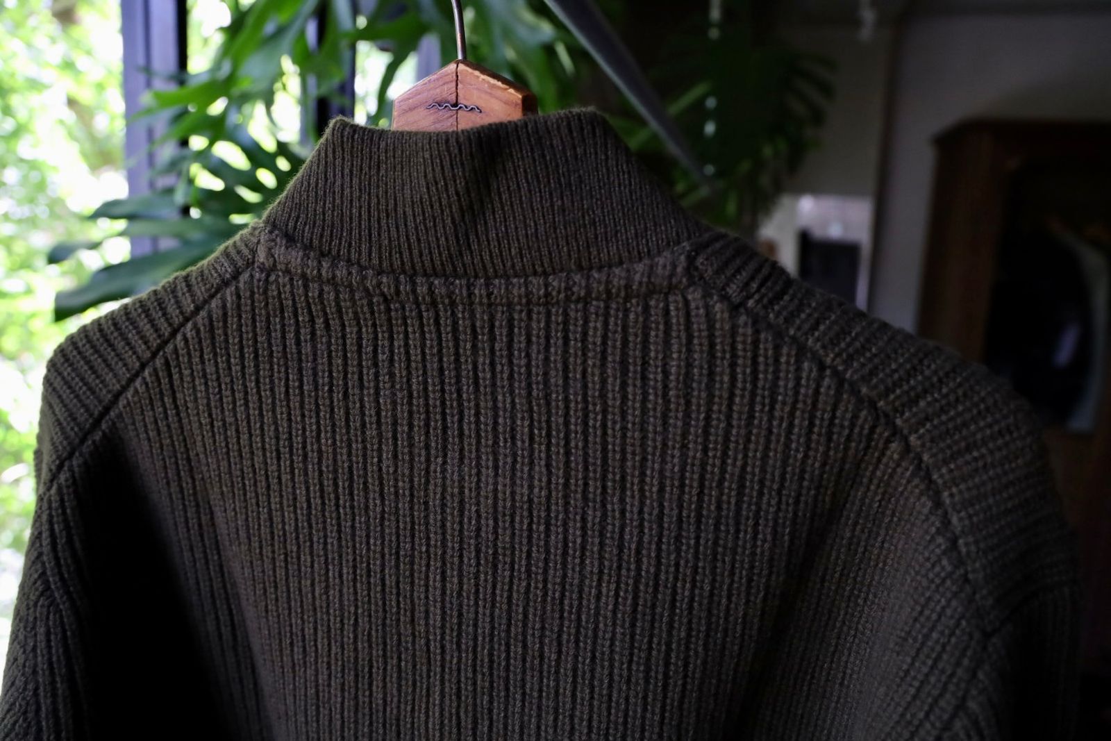 アプレッセ Jeep Sweater(24AAP-03-11K)OLIVE
