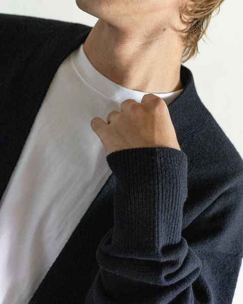 YOKE PAINTED ELBOW PATCH CARDIGAN(BLACK)スタイル 8月24日(土)新作発売！