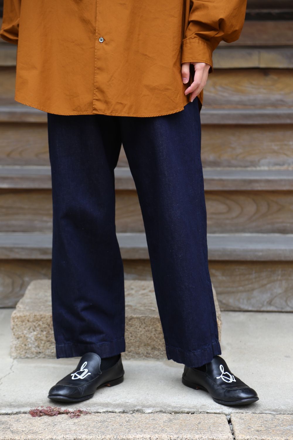 Graphpaper Broad L/S Oversized Regular Collar Shirt(GM212-50110B) style. 2021.06.06.