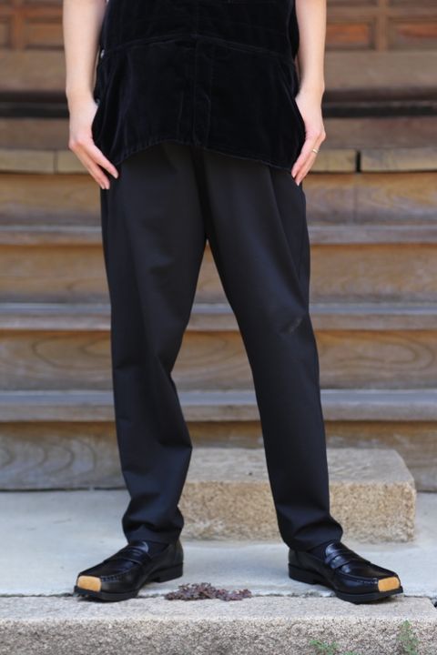 doublet CUT OFF VELVET VEST(21AW09VE13) style. 2021.07.25.