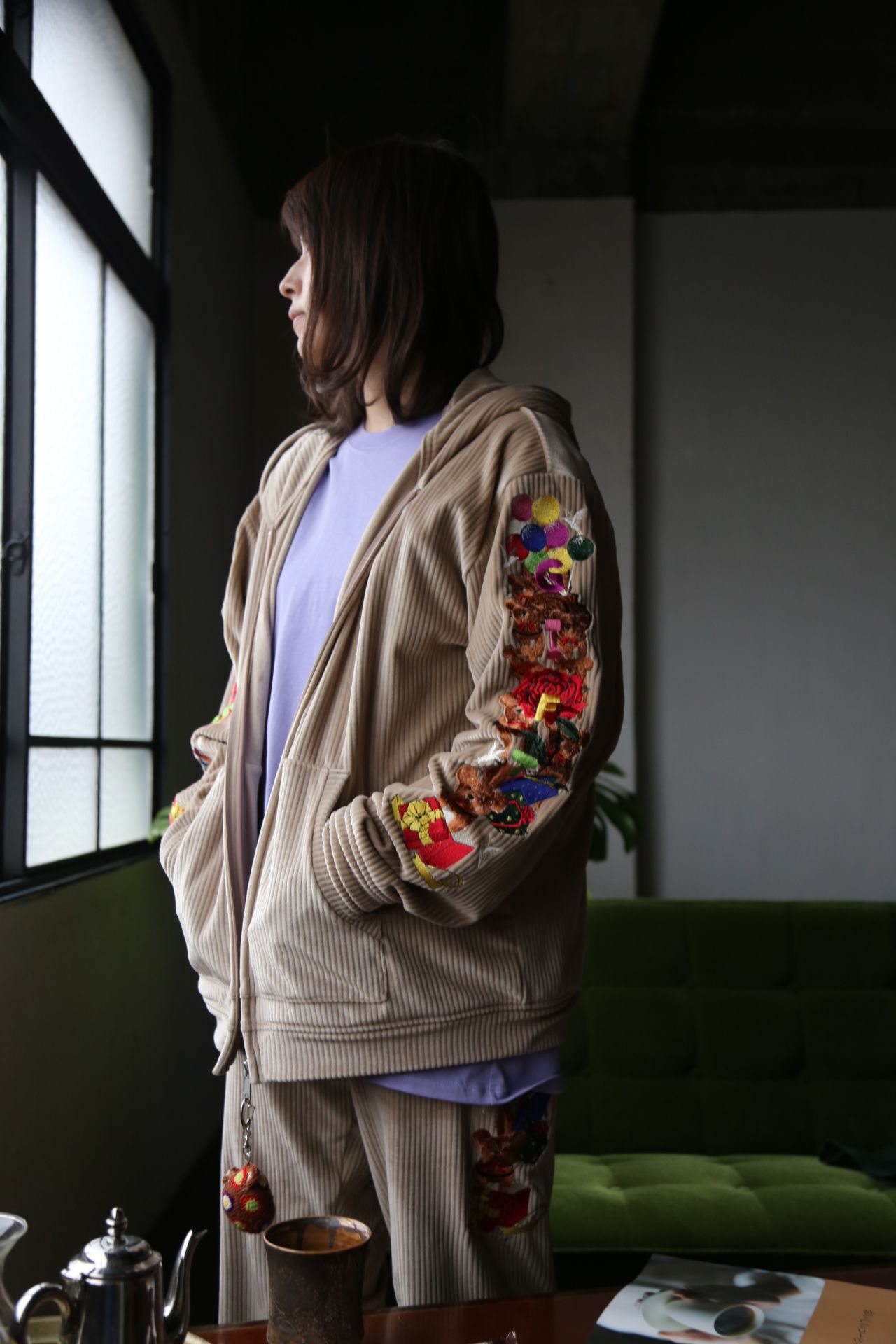 doublet CHAOS EMBROIDERY COMFY HOODIE"BEIGE"style.2021.1.30.