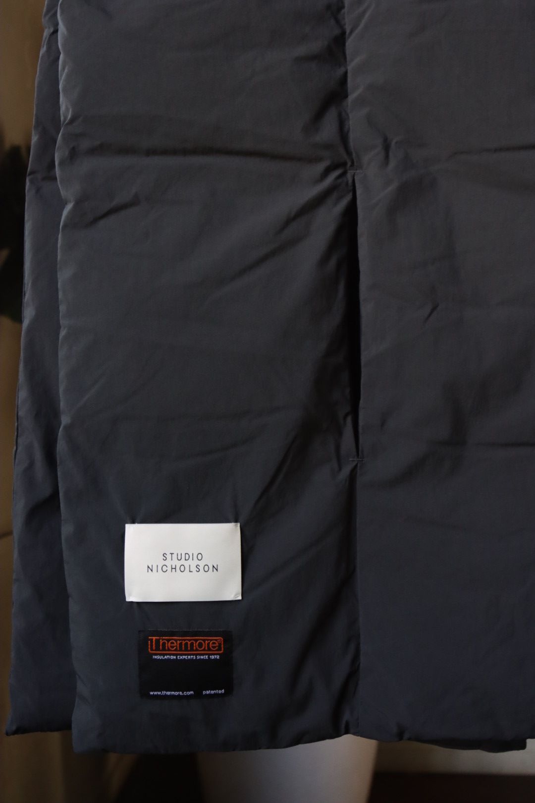 スタジオニコルソン22AW PLUME ECODOWN RECYCLD POLY PADDED SCARF