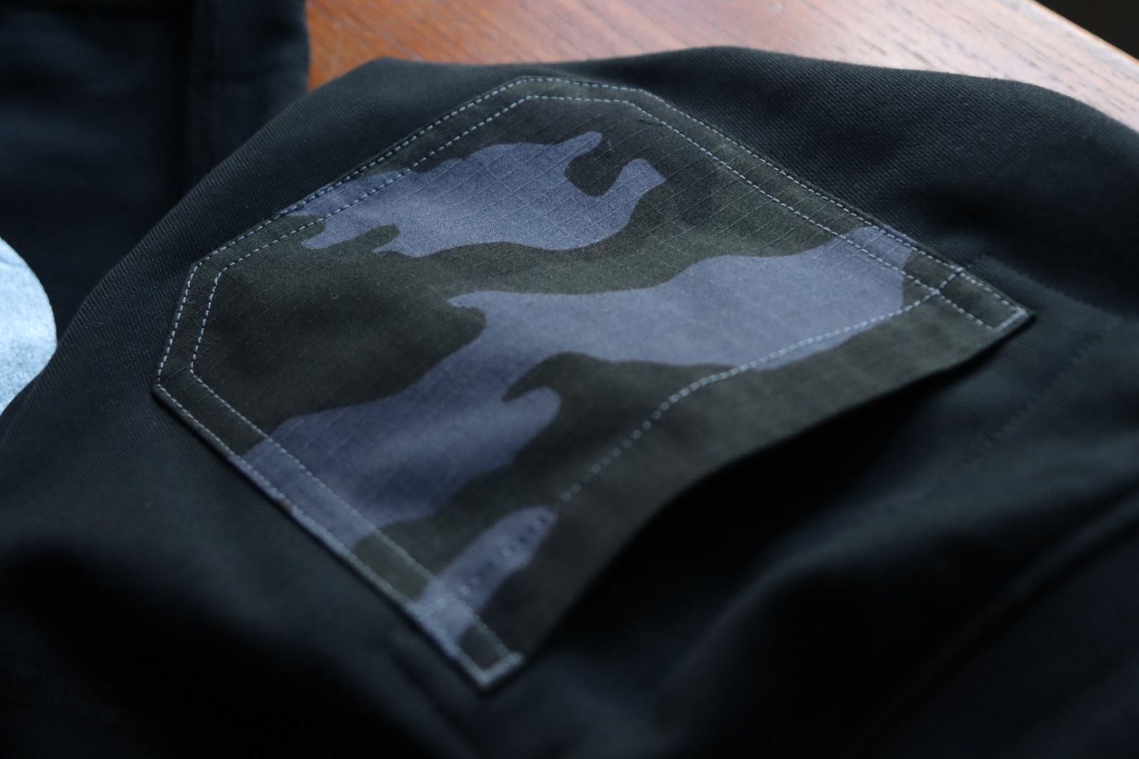 アイジュンヤワタナベマン23AW REIGNING CHAMPコラボスウェットパンツ(WL-T908-100)