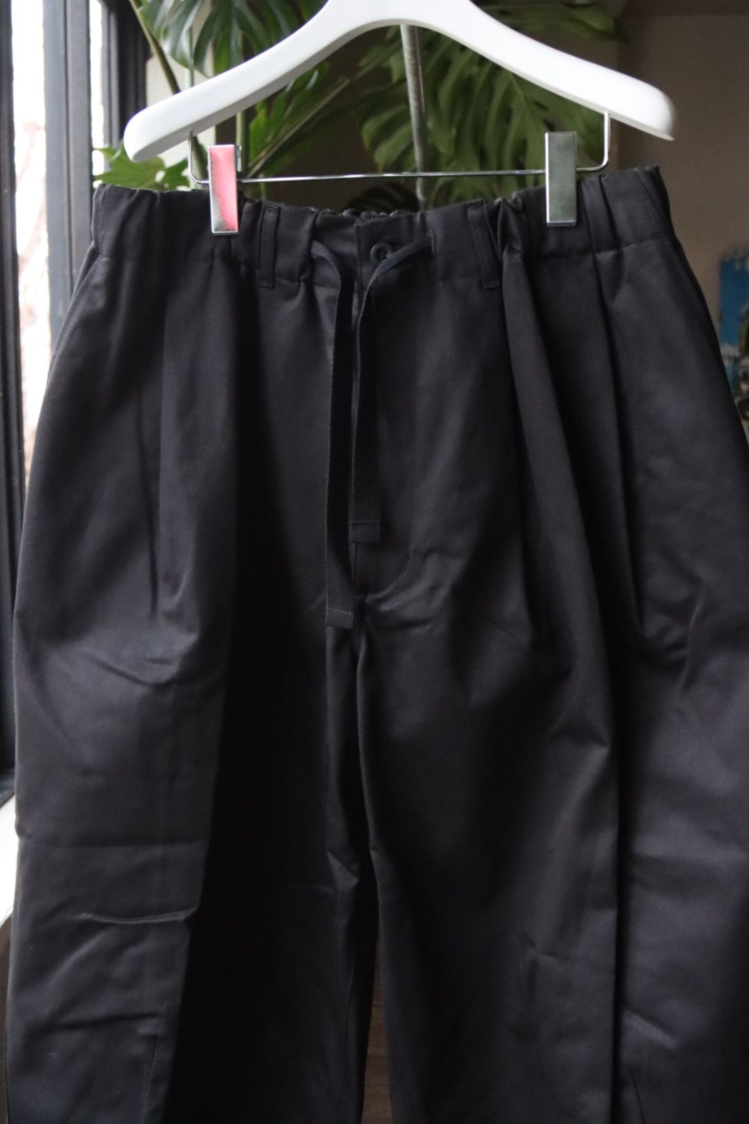 イズネス23SS バルーンイージーパンツ BALLOON EZ PANTS(28PT01T01-1)BLACK☆2月23日(木)発売！