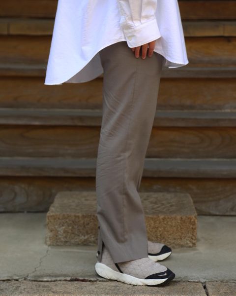 Graphpaper Oxford Oversized Band Collar Shirt(GM211-50137B) style. 2021.04.18.