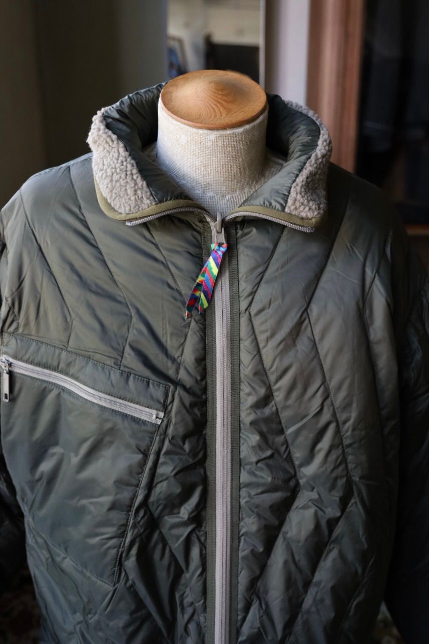イズネス 25AW REVERSIBLE FLEECE DOWN JACKET is-ness×TAION (25AW_34_1007AWDOWNJK01)KHAKI☆新作発売！