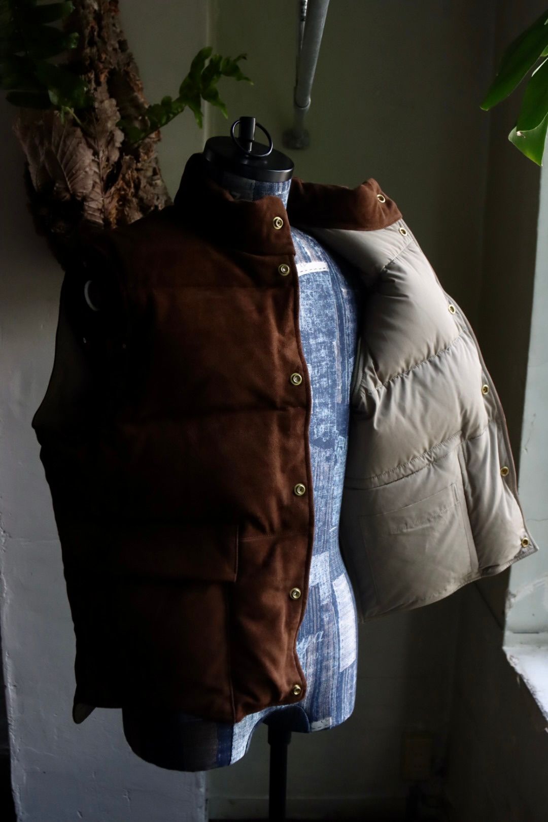 アプレッセ23AWダウンベストSuede Down Vest(23AAP-01-27H)BROWN
