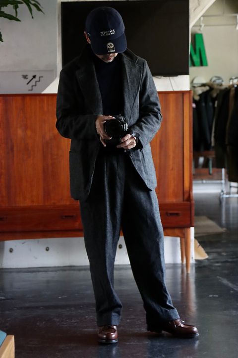 アプレッセ22FW Tweed Tailored Jacket"CHARCOAL"スタイル