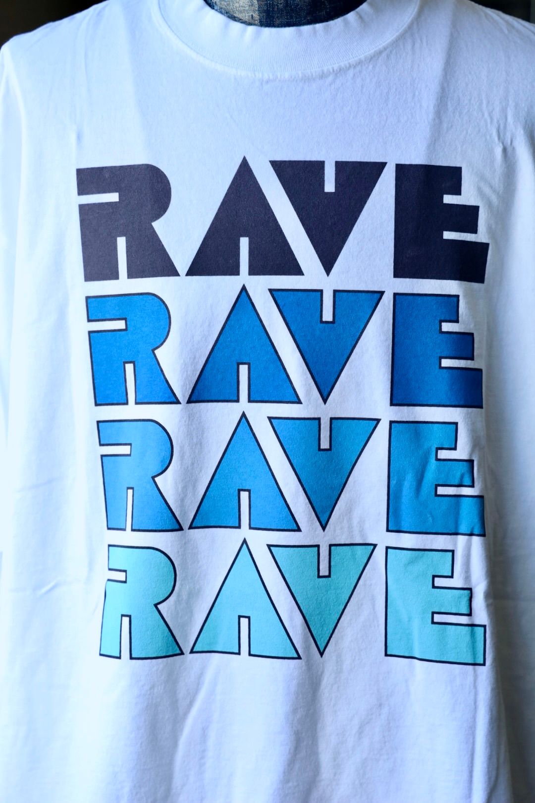 イズネスミュージック 25AW RAVE T-SHIRT (IMP6_05_RAVE5ST01) WHITE