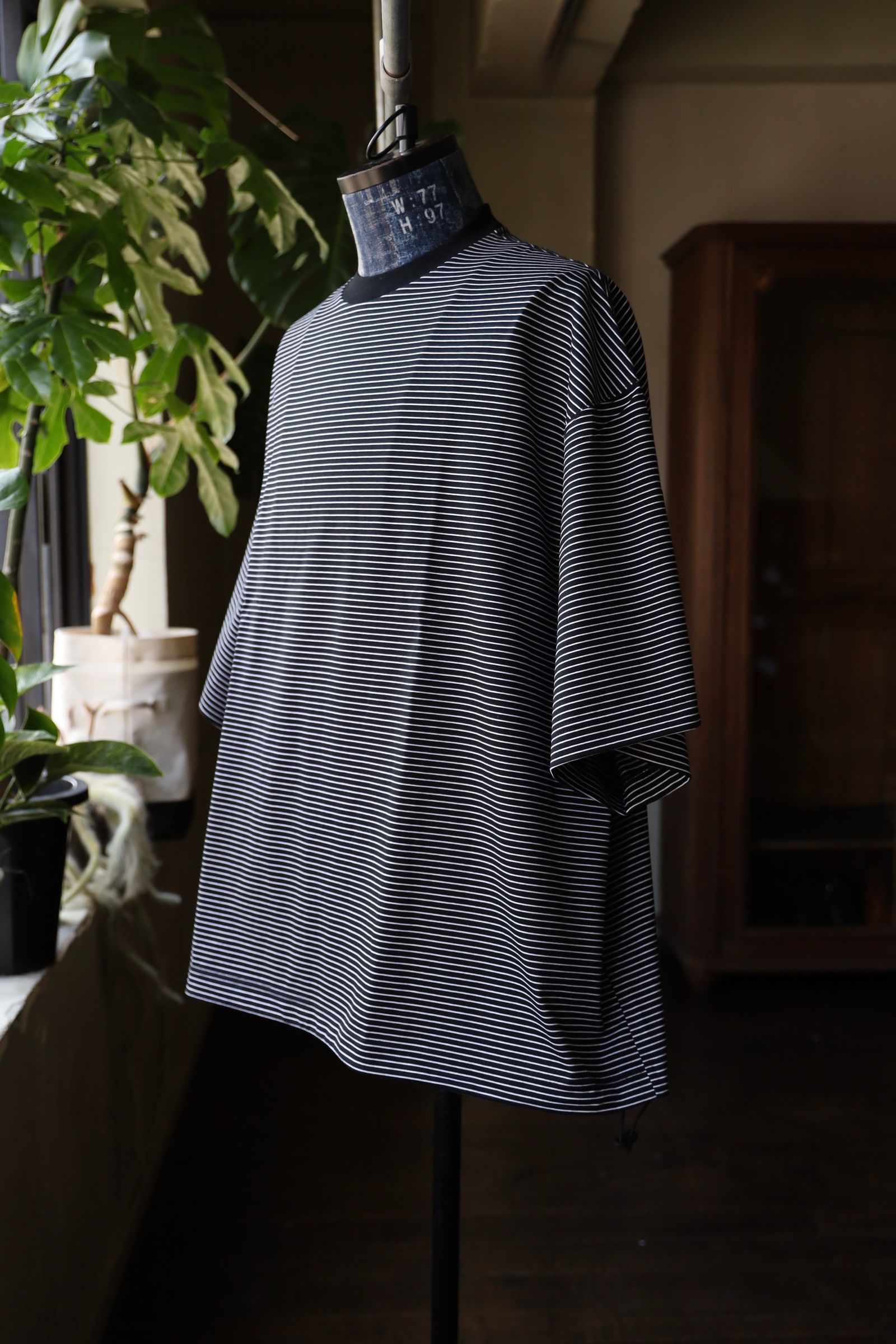 イズネス25SS BALLOON BORDER SHORTSLEEVE T-SHIRT(25SS_46_31SSSH05-3)BLACK×WHITE border
