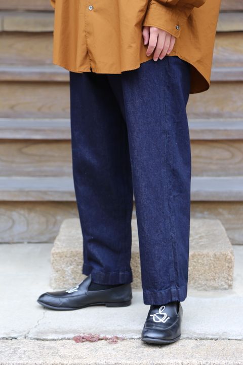 Graphpaper Broad L/S Oversized Regular Collar Shirt(GM212-50110B) style. 2021.06.06.