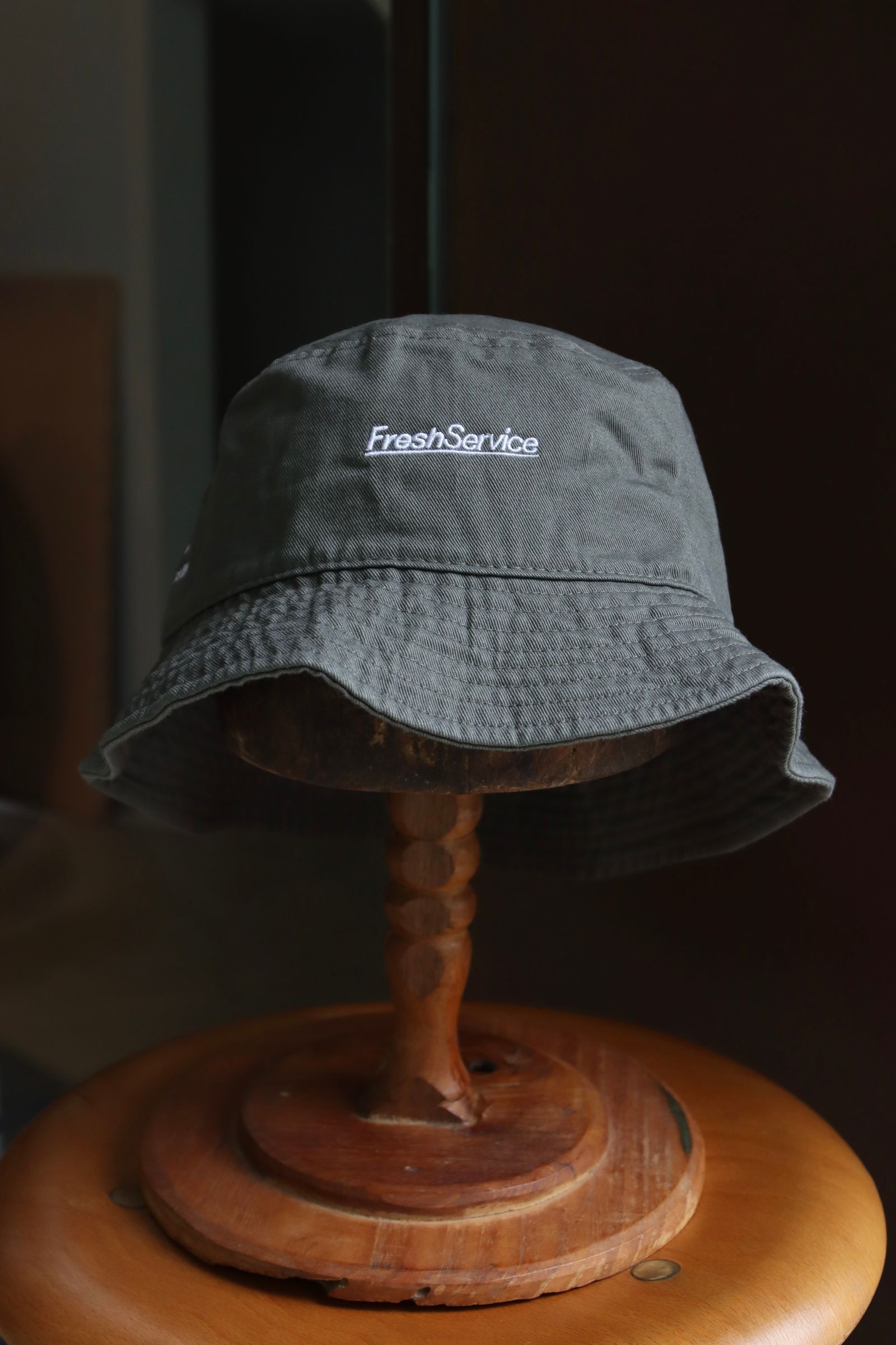 FreshService - フレッシュサービス 24SS CORPORATE BUCKET HAT(KHAKI 