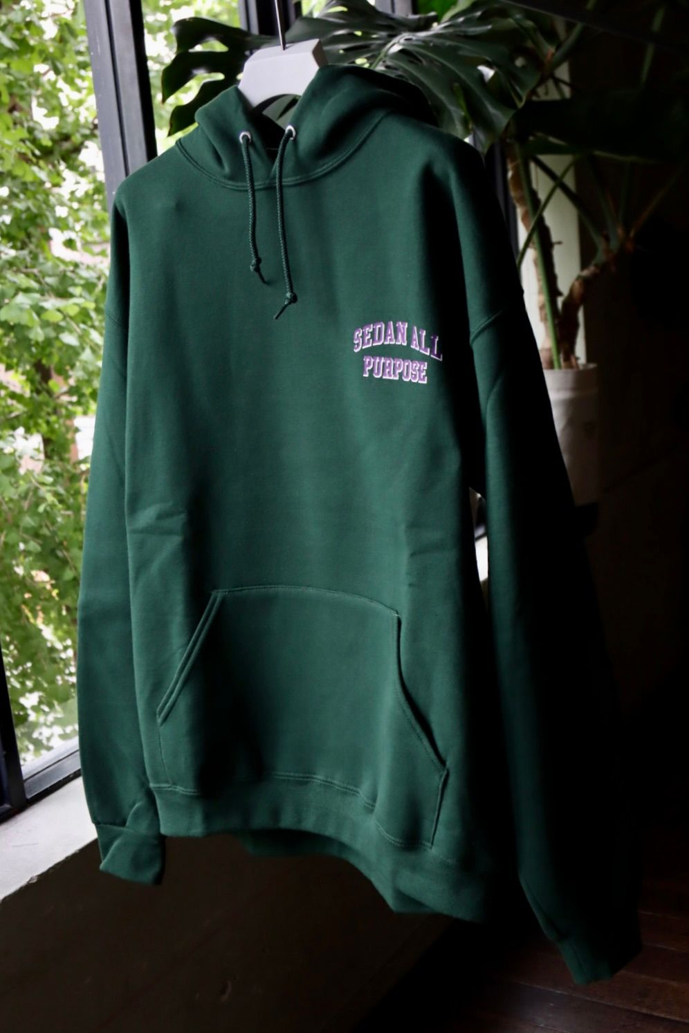 セダンオールパーパスFW23 COLLEGE LOGO HOODIE(SD23F-CT04)FOREST