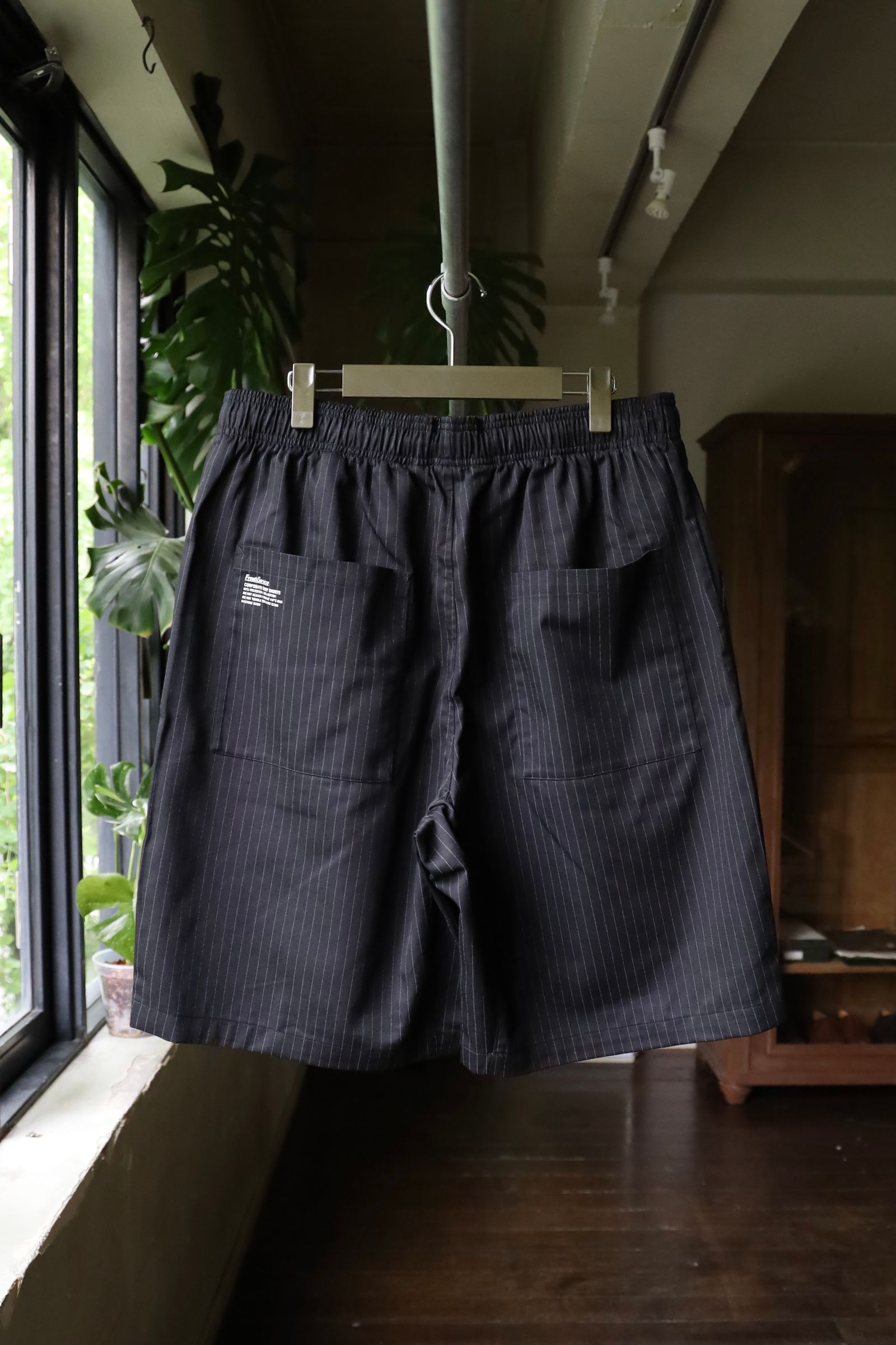 フレッシュサービス CORPORATE EASY SHORTS(BLACK STRIPE)