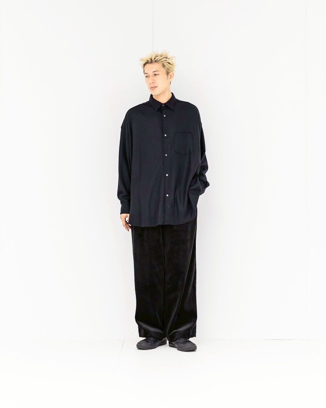 グラフペーパー 25AW Suvin Corduroy Wide Straight Trousers(GU253-40366)BLACK☆10月4日(土)新作発売！