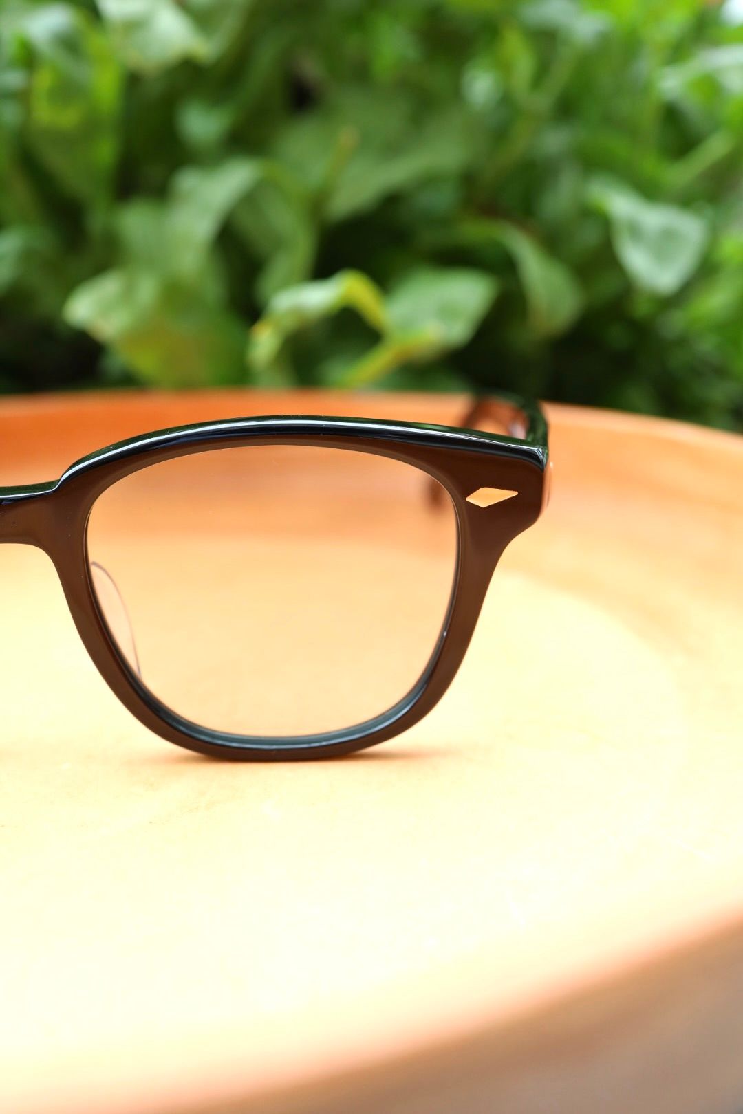 ノチノオプティカル "SANSUI" #2.GLOSS BLACK × GREY GREEN to D.GREY(調光モデル)