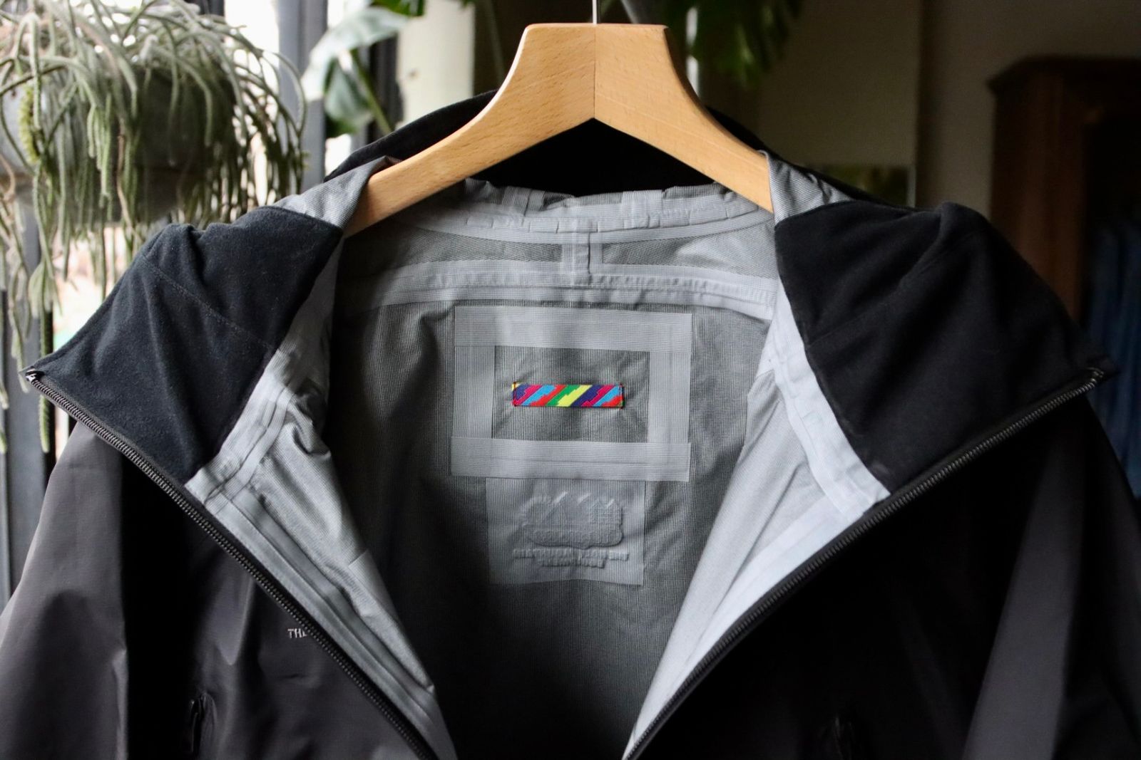 is-ness イズネス24SS 3-LAYER TRANSFORMABLE JACKET(1006SSJK01)BLACK