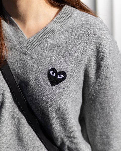 PLAY COMME des GARCONS 新作V-NECK CARDIGAN style.2025.12.6