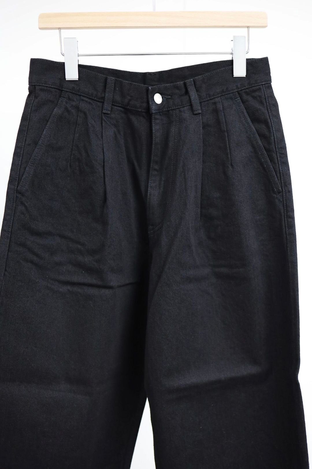 グラフペーパー Selvage Denim Two Tuck Pants(GU261-40061RB)BLACK_WASHED