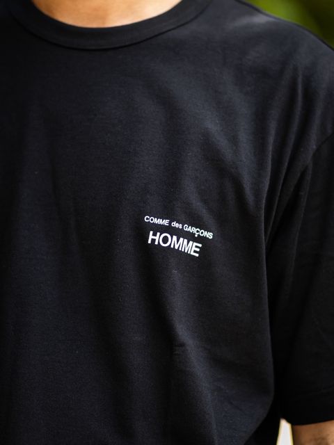 COMME des GARCONS HOMME ロゴプリントTシャツ 8月7日(土)新作発売！