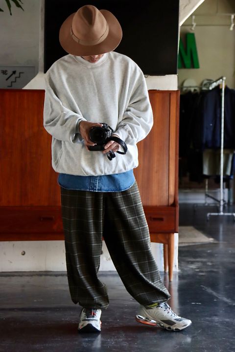 フレッシュサービス22AW WOOLY STRETCH OVER TRACK PANTS"GREEN CHECK"スタイル.2022.9.12.