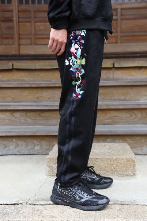 doublet CHAOS EMBROIDERY SUEDE TRACK PANTS"BLACK"style.2020.8.8.