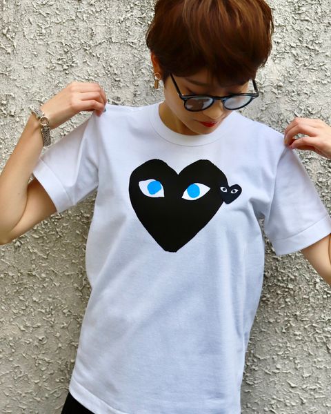 PLAY COMME des GARCONS レディースBlackハート With Blue Eyes Tシャツstyle.2023.6.3