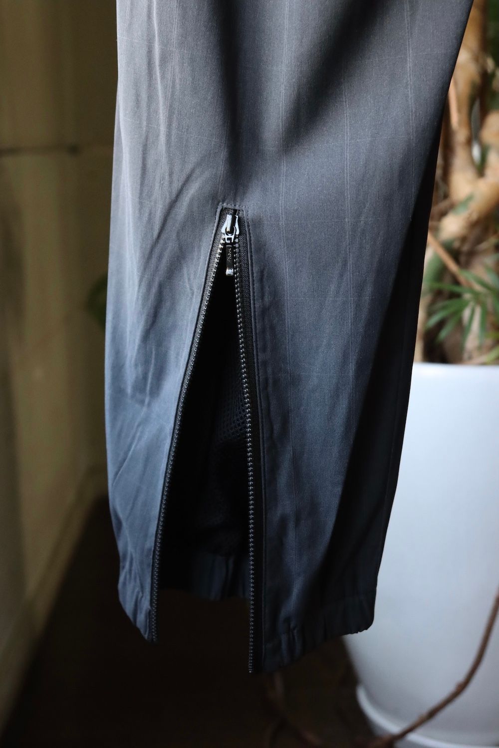 is-ness×NEAT LORO PIANA SPORT FABRICS PANTS"CHARCOAL"イズネス22SS