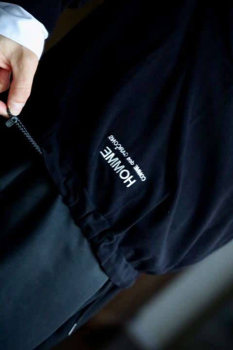 COMME des GARCONS HOMME 新ロゴクルーネックニットスタイル