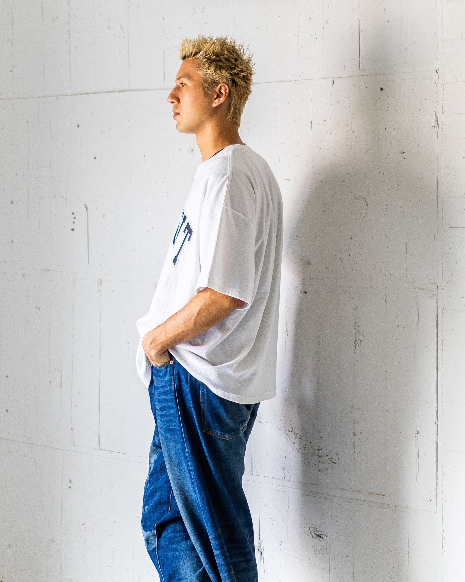 is-ness MUSIC CHILL OUT T-SHIRT MARKスタイル