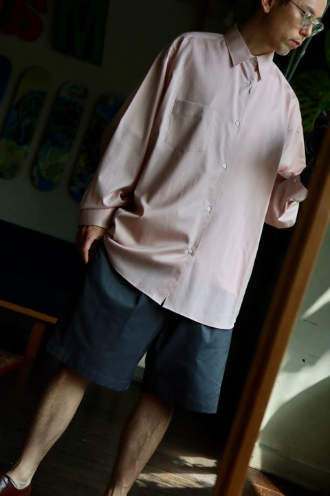 Graphpaper Silicon Poplin Oversized Regular Collar Shirtスタイル