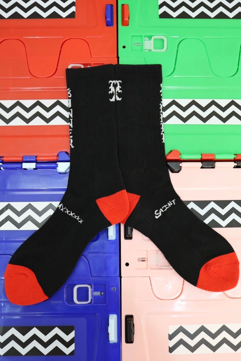 セントマイケル 26SS SAINT SOCKS(SM-MK8-0000-110)BLACK×RED☆4月11日(土)発売！