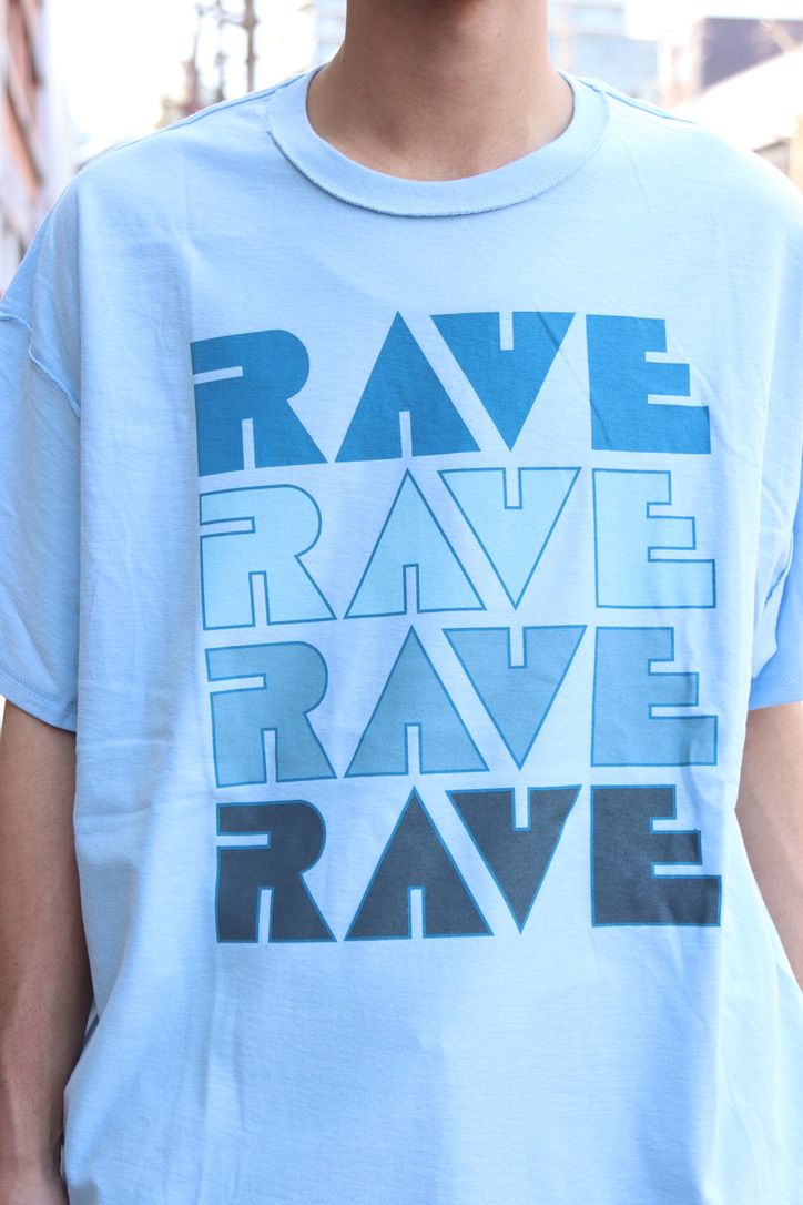 イズネスミュージック 25SS RAVE T-SHIRT(IMP5_23_RAVE5ST01)LIGHT BLUE