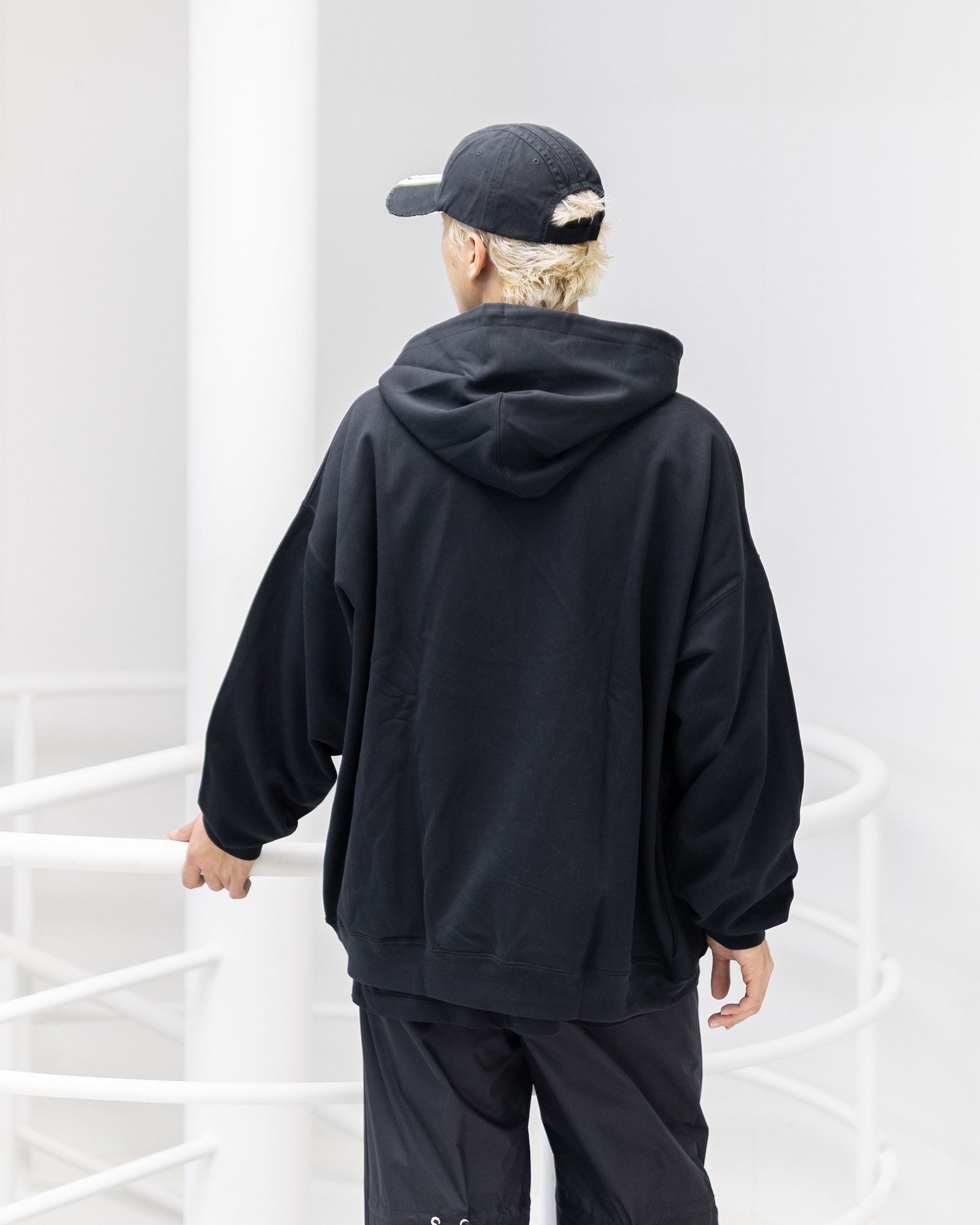 ワイスリー Y-3 フロントロゴ ジップ フーディーFL ZIP HOODIE (KA3107)BLACK☆新作発売！