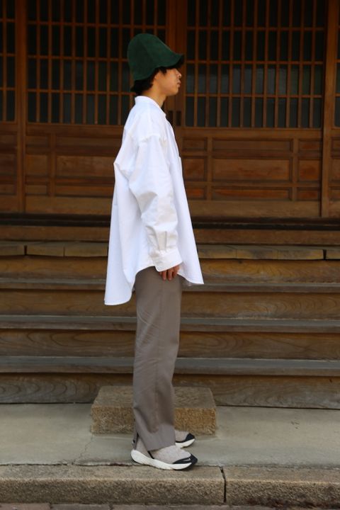 Graphpaper Oxford Oversized Band Collar Shirt(GM211-50137B) style. 2021.04.18.