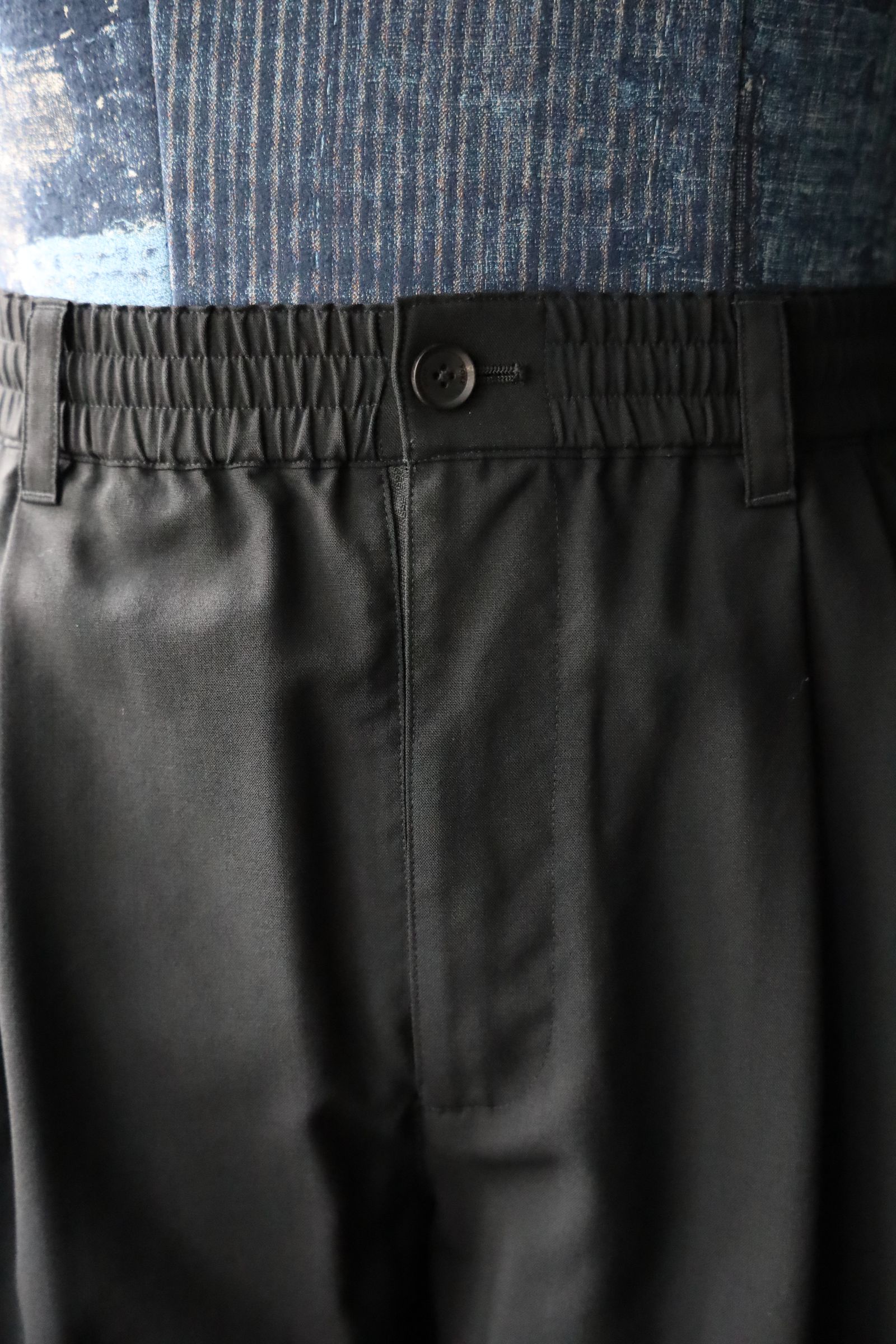 ヨーク25SS WOOL TROPICAL 2PLEATED EASY SHORTS(YK25SS001009P)BLACK☆5月3日(土)発売！