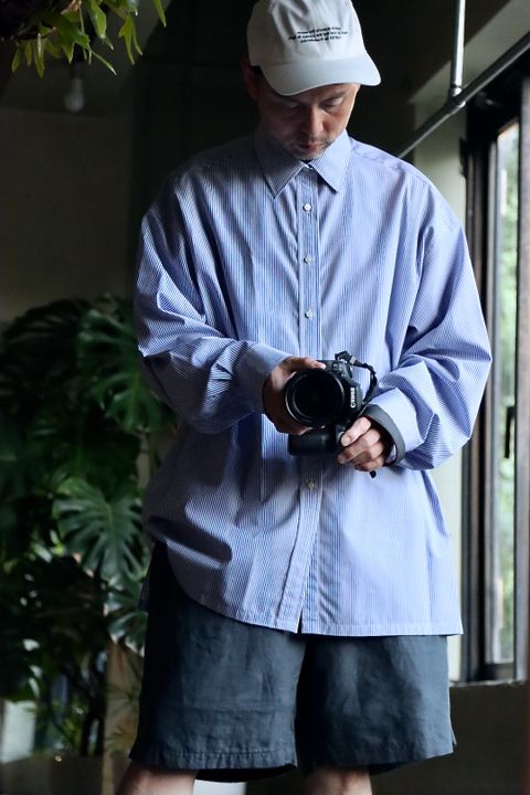 グラフペーパー22AW High Count Broad Stripe Regular Collar Shirt"BLUE STRIPE"スタイル
