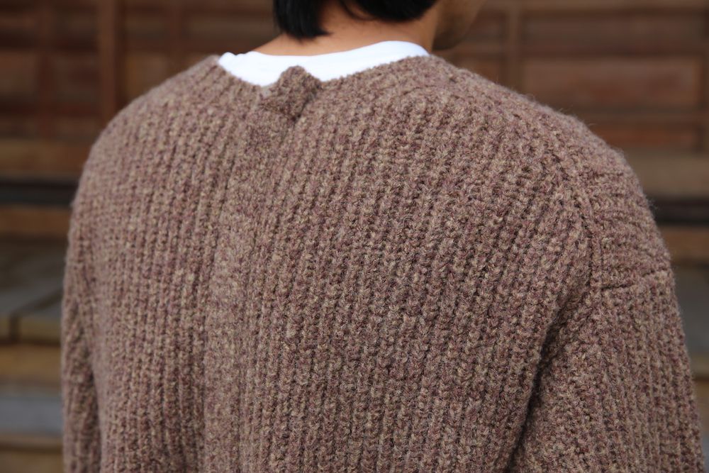 YOKE 3G BACK ZIP RIB CREW NECK"BEIGE"Style.2020.9.19.