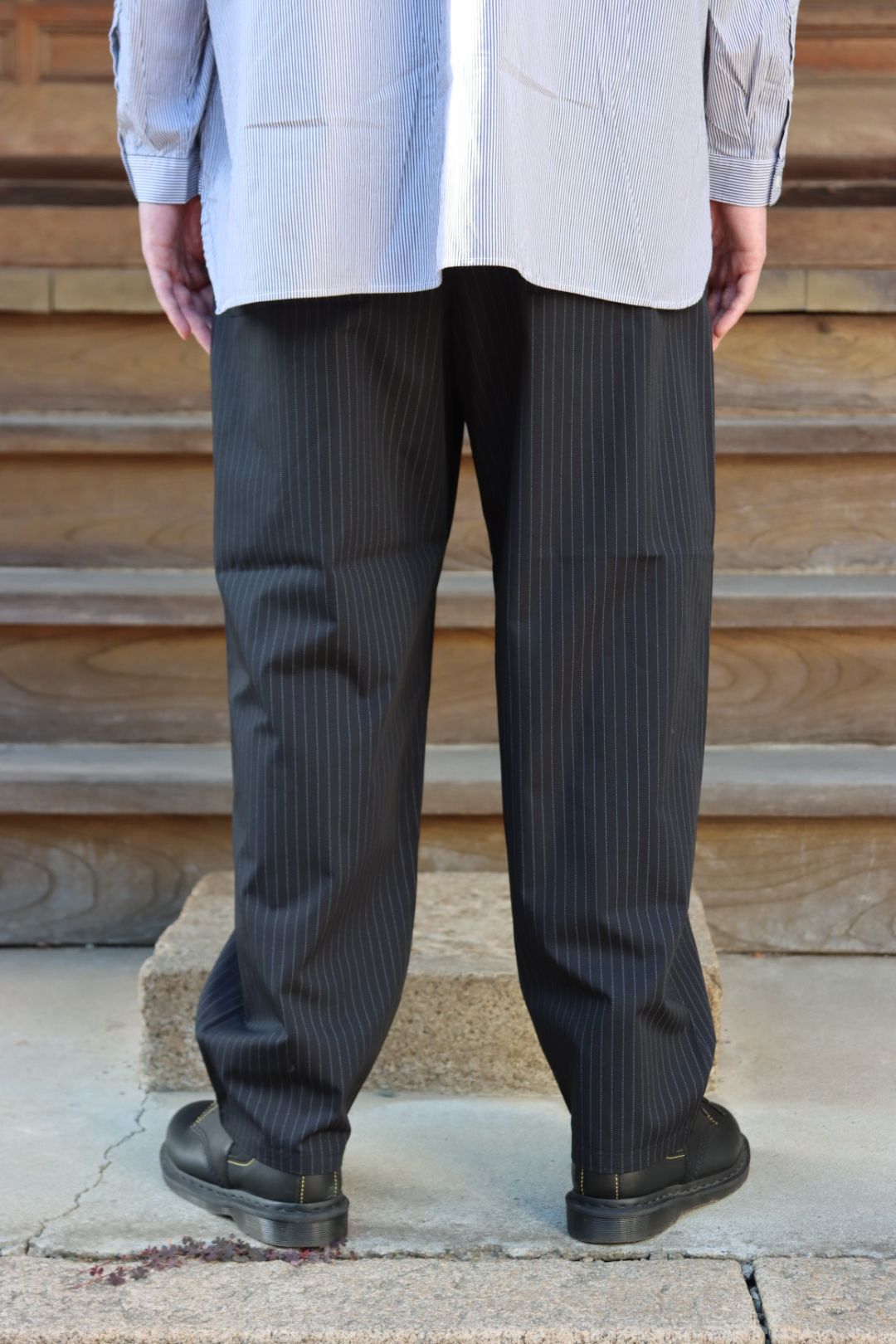 FreshService CORPORATE STRIPE REGULAR COLLAR SHIRT"WHITE×BLACK"style.