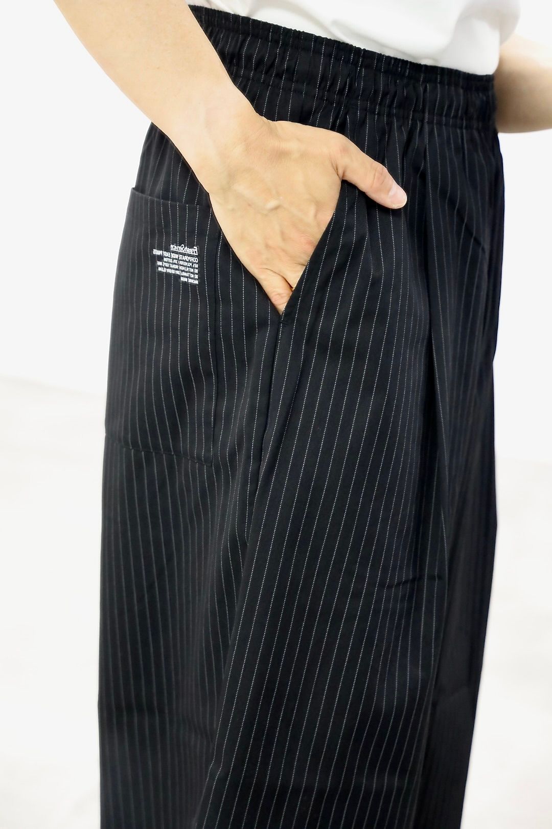 フレッシュサービス 26SS CORPORATE WIDE EASY PANTS(FSC262-40014B)BLACK STRIPE☆5月30日(土)発売！