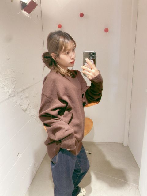 YOKE 新作PAINTED ELBOW PATCH SWEATER style.2024.8.23