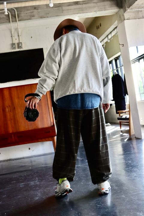 フレッシュサービス22AW WOOLY STRETCH OVER TRACK PANTS"GREEN CHECK"スタイル.2022.9.12.