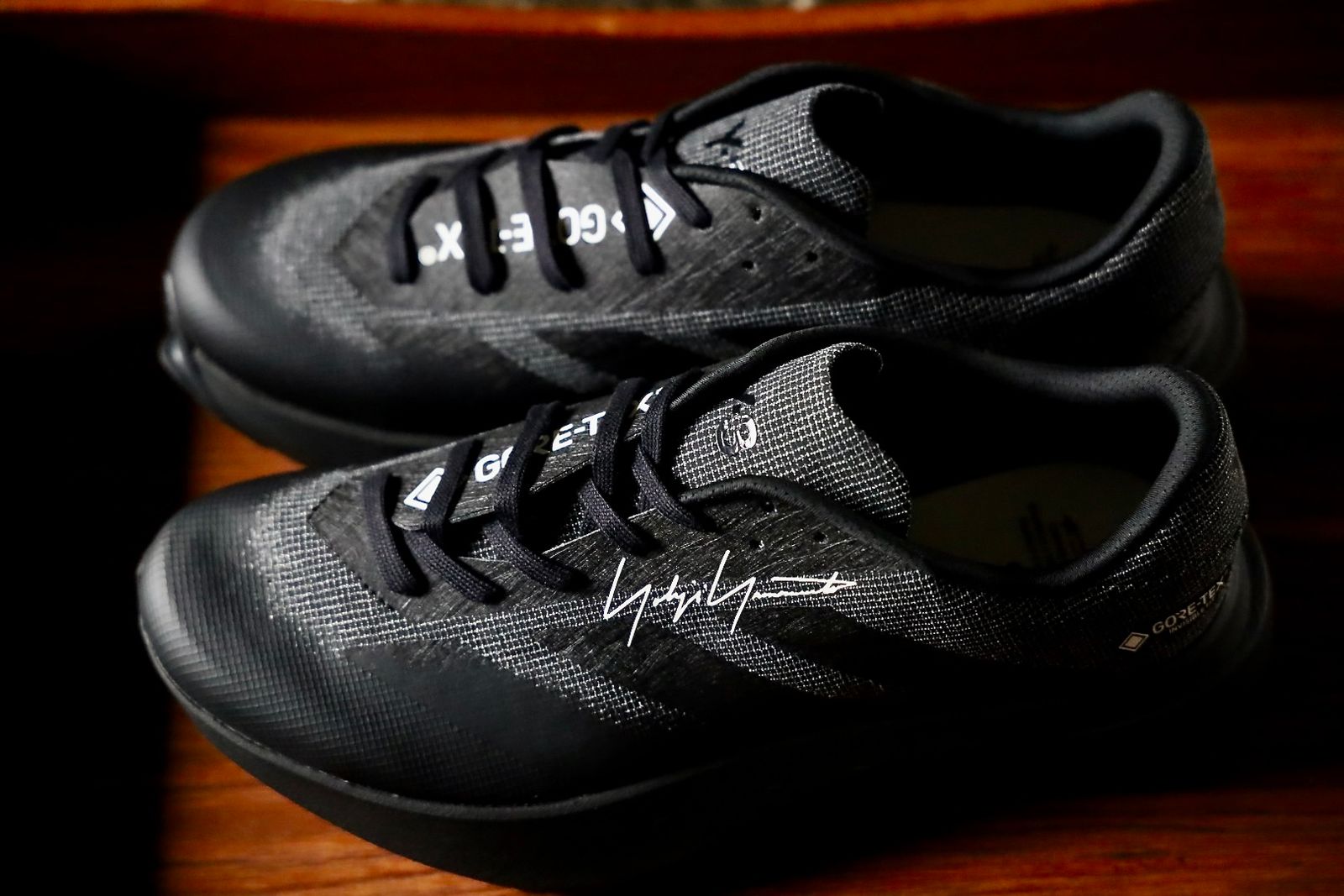 ワイスリー  Y-3 EVO SL ATR GTX Trainers(KI7881)BLACK☆新作発売！