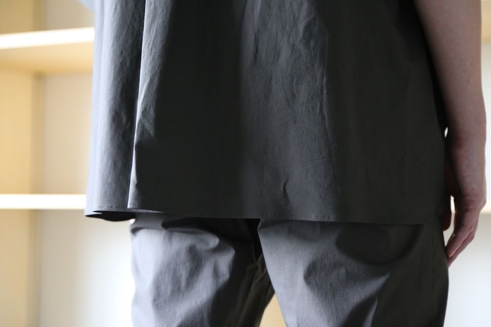 Graphpaper Stretch Typewriter Stand Collar Short Yoke Sleeve Shirt(GM212-40615B) style.2021.6.12